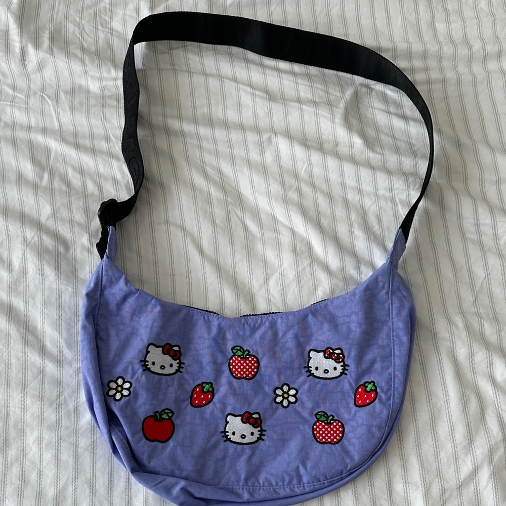 BAGGU Hello Kitty Medium Crescent Bag